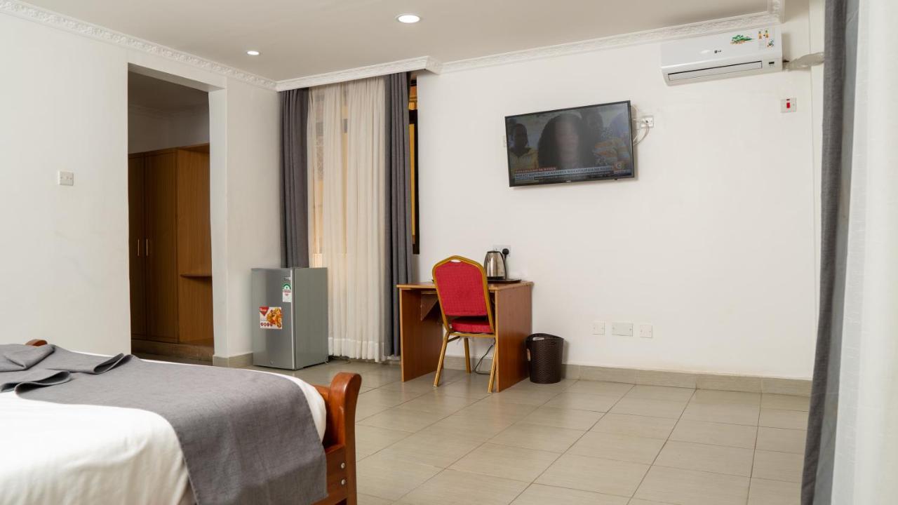 Whirlspring Hotel Kisumu Bagian luar foto